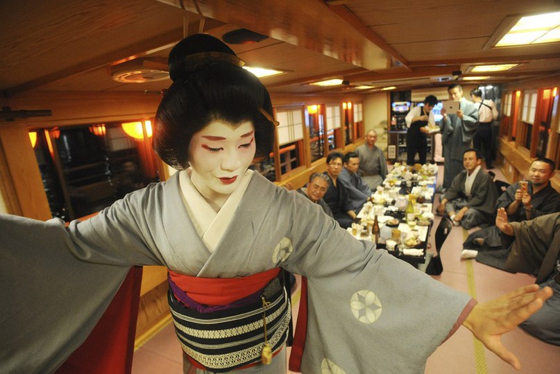 Eytaro è l'unica geisha maschile in Giappone
