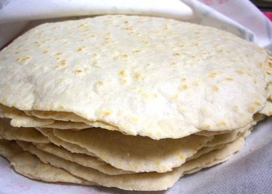 Come cucinare lavash fatto in casa?