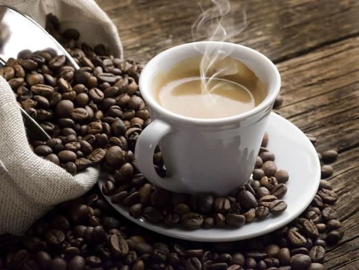 Quale bevanda contiene più caffeina?