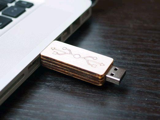 Come rimuovere un virus da un'unità flash USB?