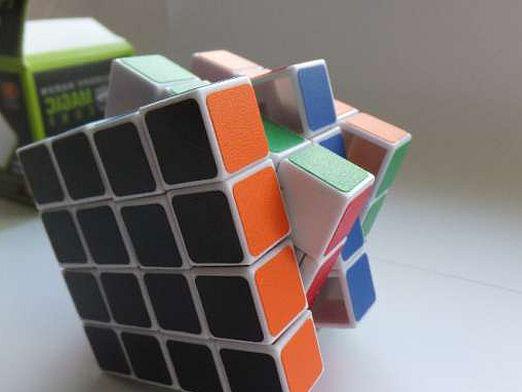 Come assemblare un cubo di Rubik 4x4?