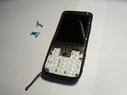 Come smontare il Nokia N73?