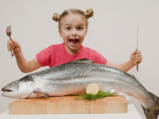 Che tipo di pesce dovrei dare a un bambino?